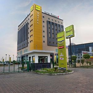 Hotel Caspia Pro Greater Noida